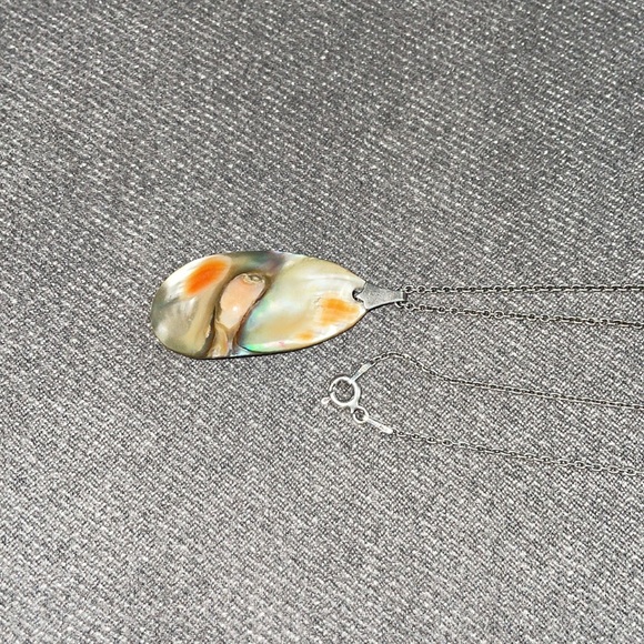 Vintage seashell pearl silver necklace.  22”. - Picture 4 of 4